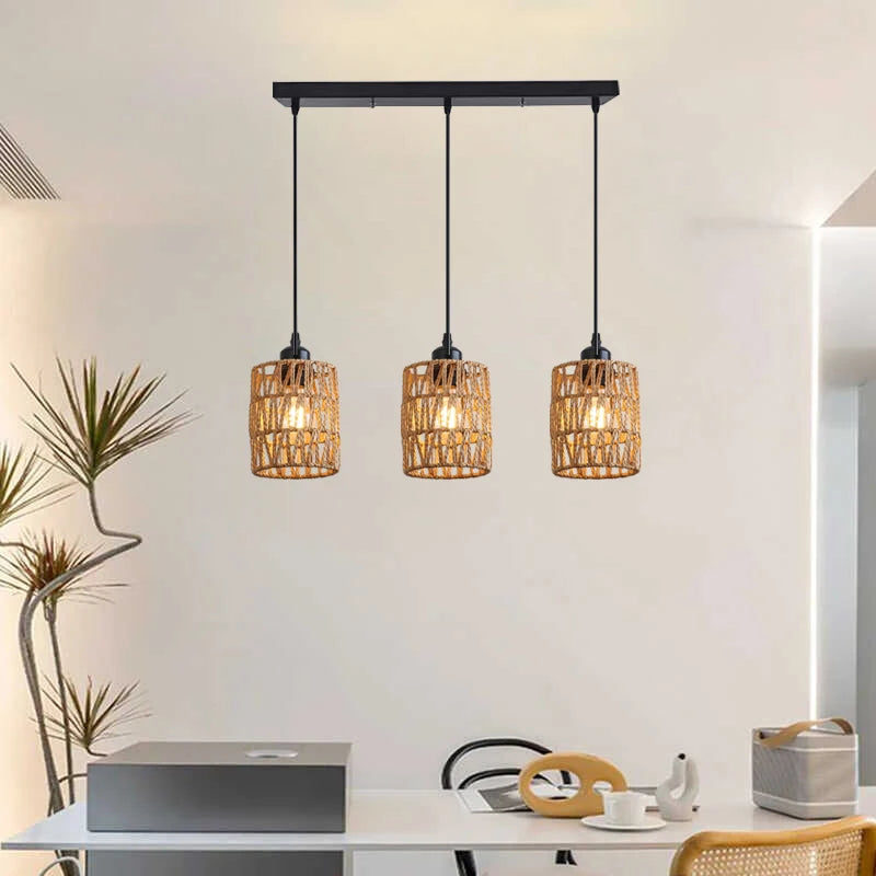 Lámpara Colgante Triple de Ratán Natural - Iluminación Moderna para Comedor