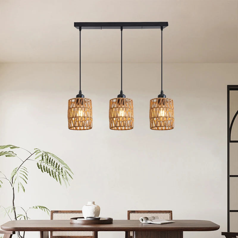 Lámpara Colgante Triple de Ratán Natural - Iluminación Moderna para Comedor